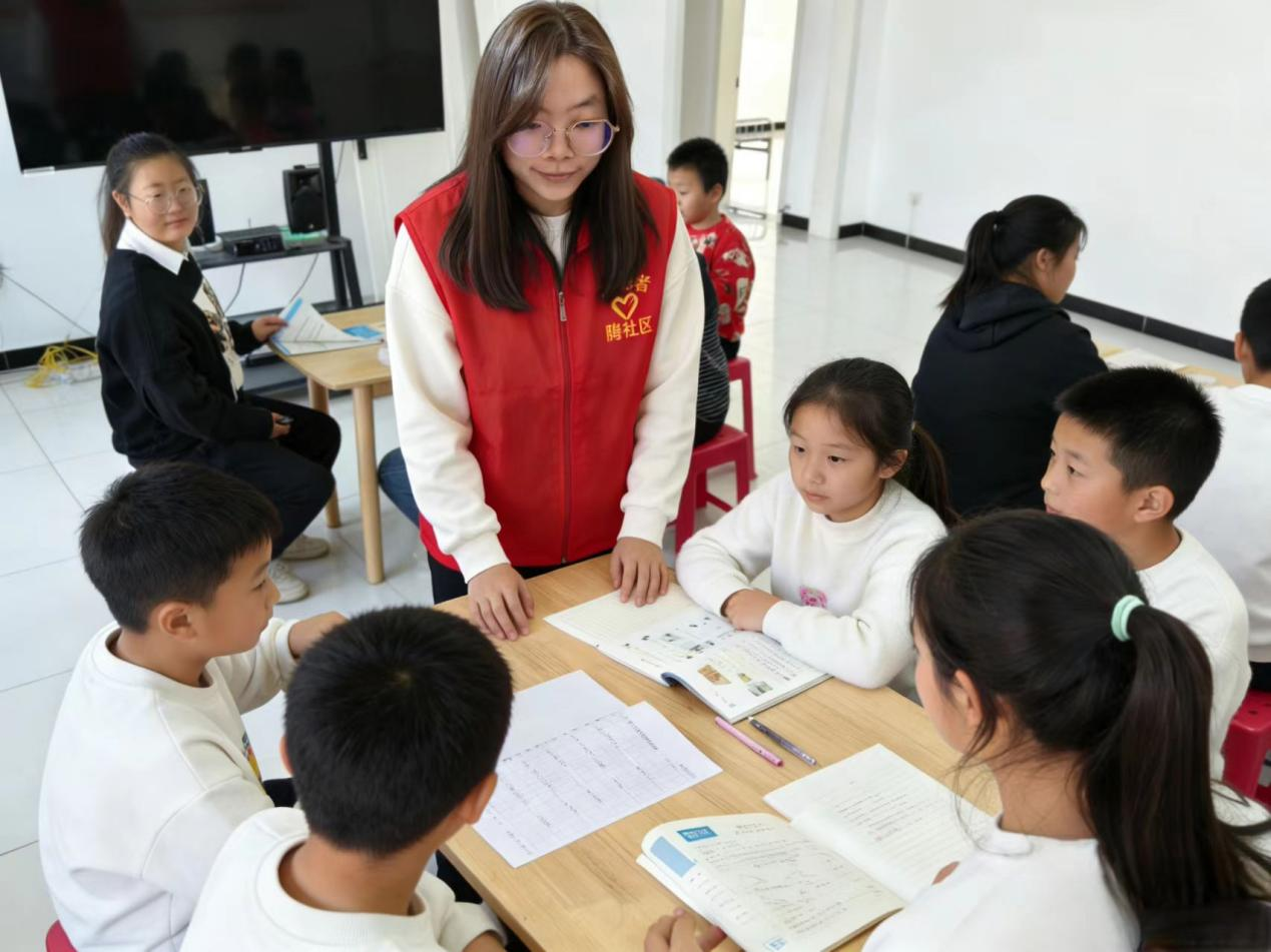 青春暖冬护童心 红领巾课堂伴成长——塔里木大学食品科学与工程学院学子返乡开展“红领巾小课堂”志愿服务活动